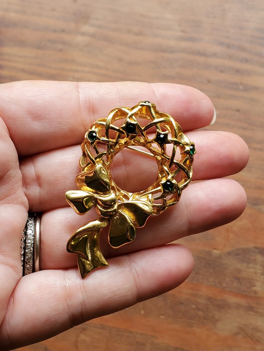Vintage D'Orlan Canada Gold Plated Emerald Green Rhinestone Wreath Bow Brooch